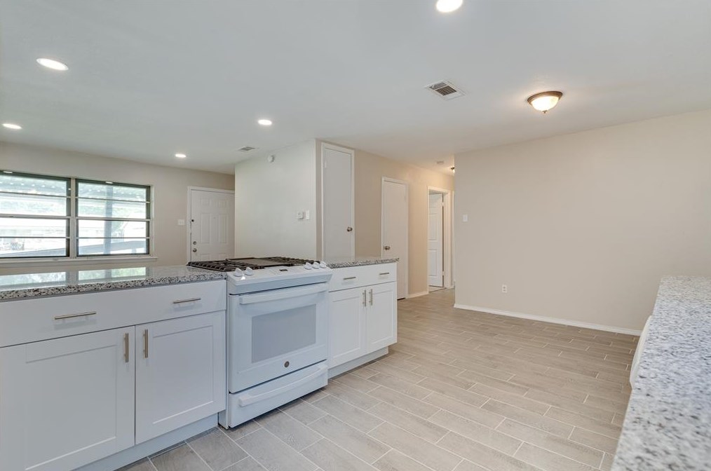 3619 Emerald Dr, Mesquite TX 75150-2529 exterior