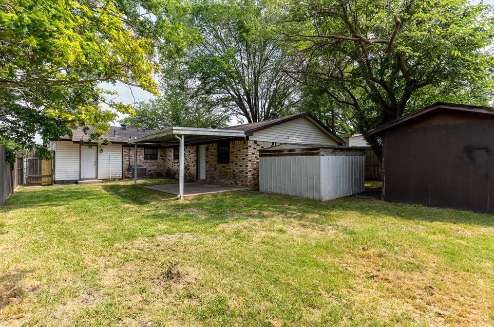 3619 Emerald Dr, Mesquite TX 75150-2529 exterior