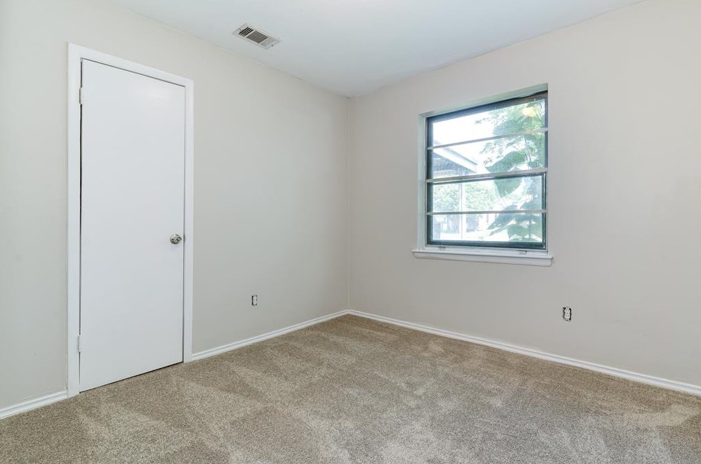 3619 Emerald Dr, Mesquite TX 75150-2529 exterior