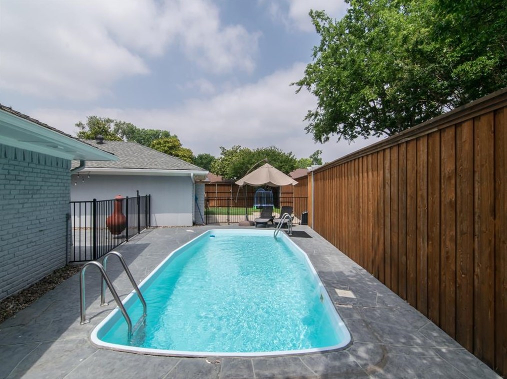 6801 Ledyard Dr, Dallas TX  75248-2210 exterior