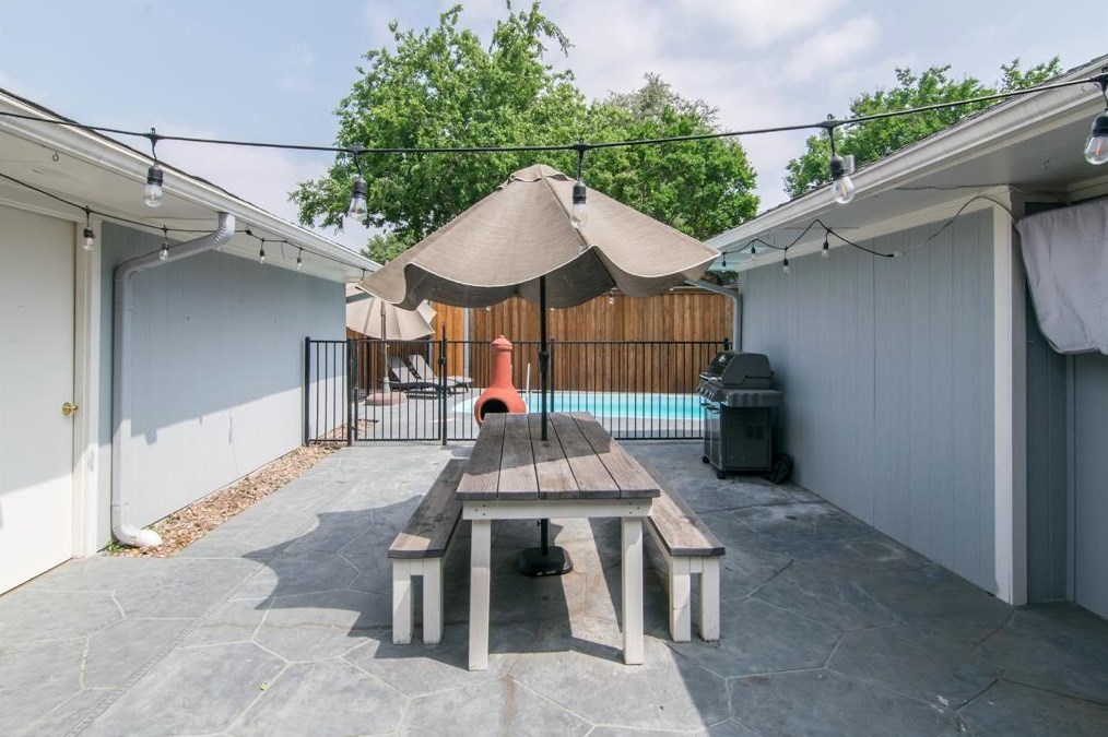 6801 Ledyard Dr, Dallas TX  75248-2210 exterior