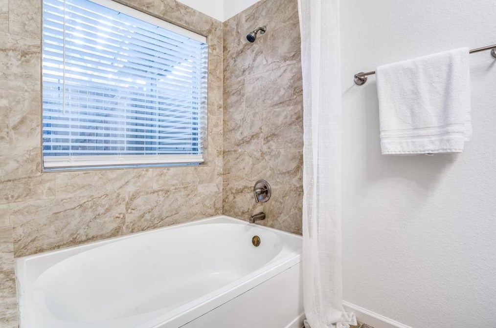 1433 Savannah St, Mesquite TX 75149-8715 exterior