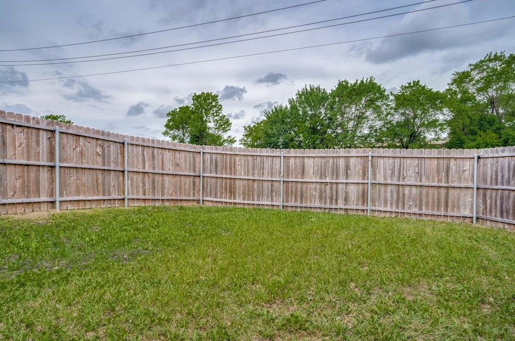 1433 Savannah St, Mesquite TX 75149-8715 exterior