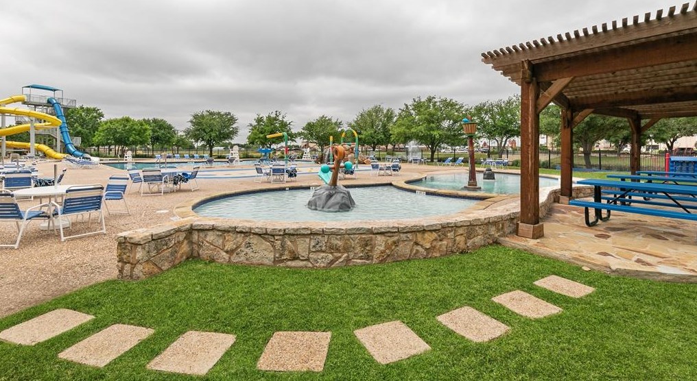 8601 Seafield Ln, Rowlett TX 75089-8311 exterior