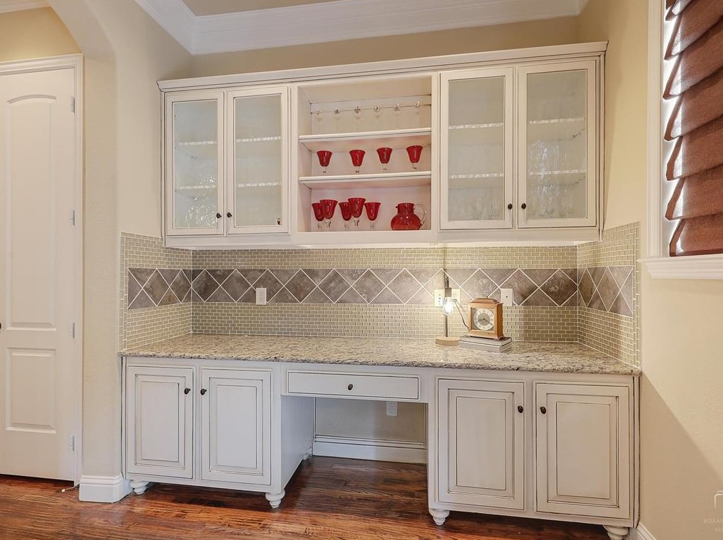 4233 Haskell Dr, Carrollton TX 75010-4280 exterior