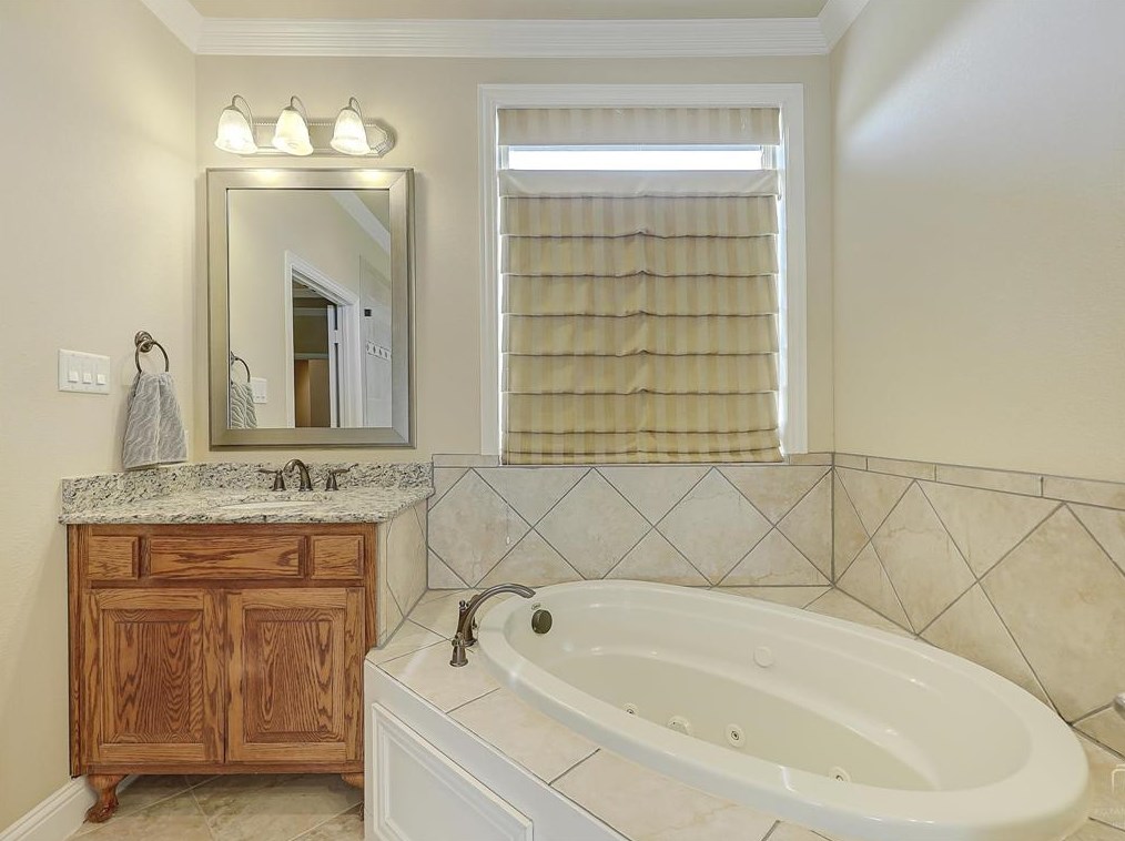 4233 Haskell Dr, Carrollton TX 75010-4280 exterior