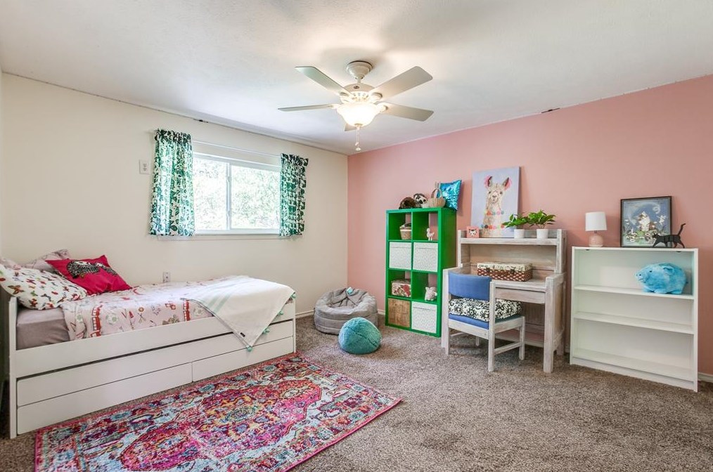 13117 Roaring Spg Ln, Dallas TX  75240-5647 exterior