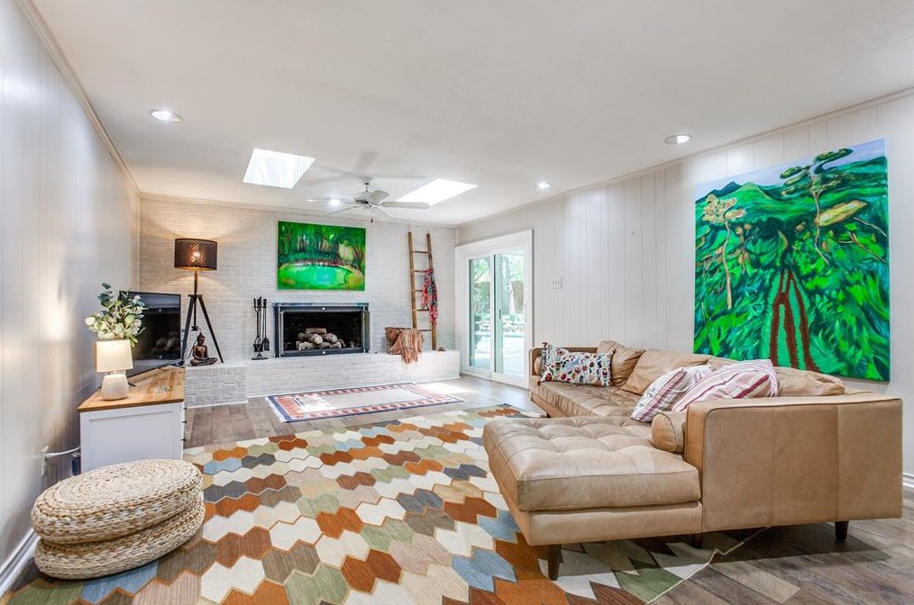 13117 Roaring Spg Ln, Dallas TX  75240-5647 exterior