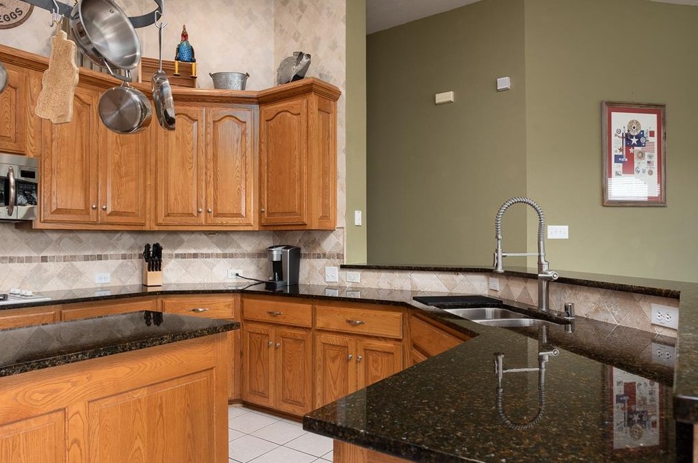 1906 Benedict Ct, Rowlett TX 75088-6702 exterior