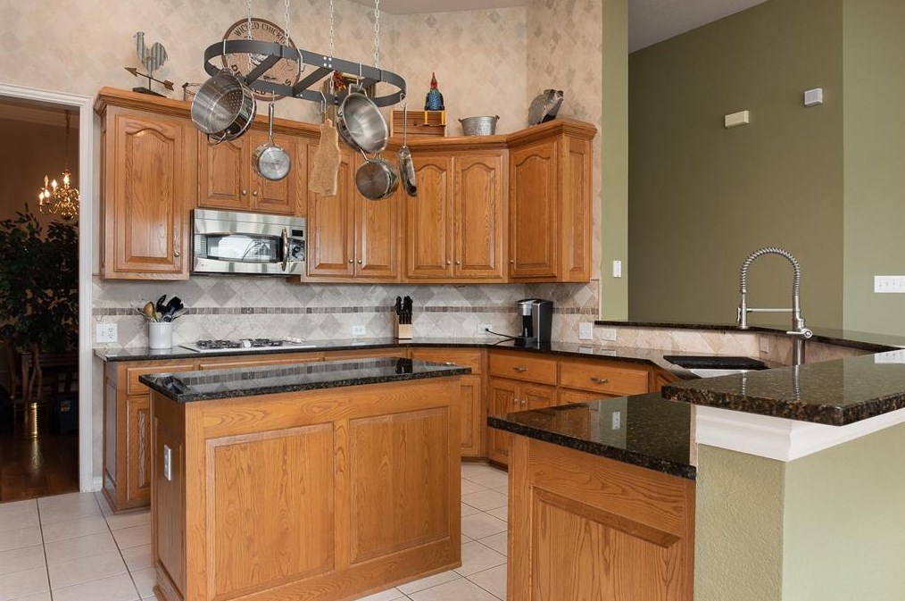 1906 Benedict Ct, Rowlett TX 75088-6702 exterior