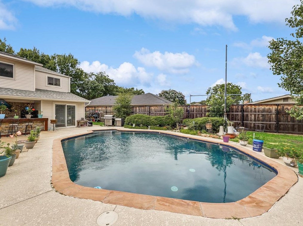 903 Via Del Sur, Mesquite TX 75150-4460 exterior