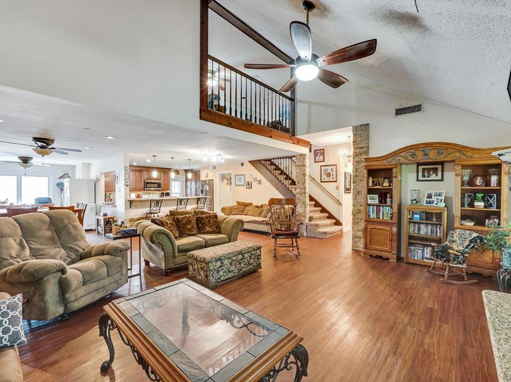 903 Via Del Sur, Mesquite TX 75150-4460 exterior