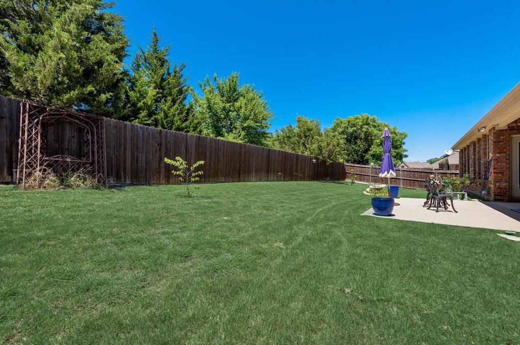 10114 Edgeway Cir, Rowlett TX 75089 exterior