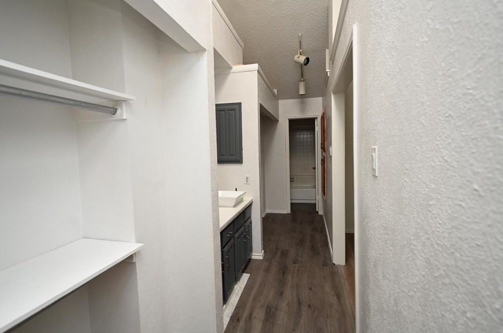 817 Via Madonna, Mesquite TX 75150-3051 exterior