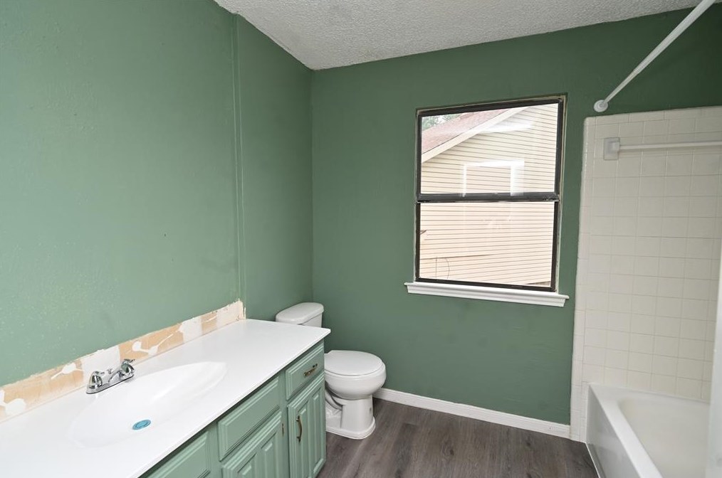 817 Via Madonna, Mesquite TX 75150-3051 exterior