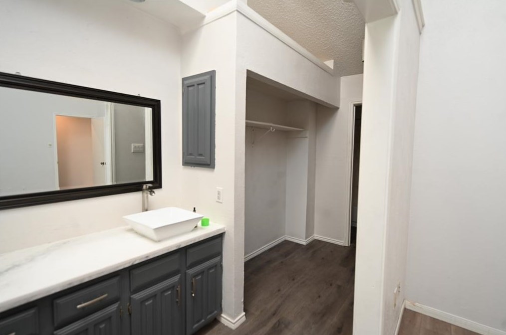 817 Via Madonna, Mesquite TX 75150-3051 exterior