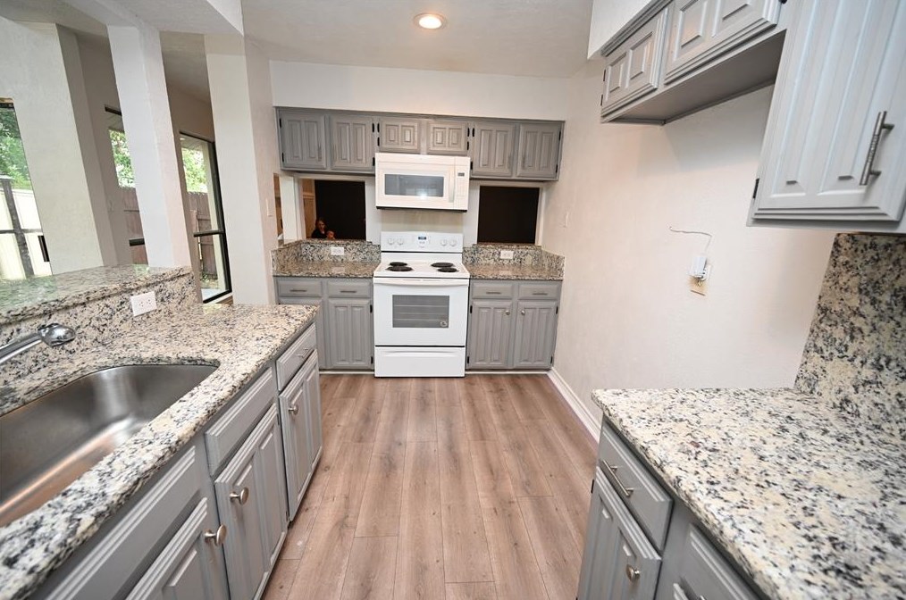 817 Via Madonna, Mesquite TX 75150-3051 exterior