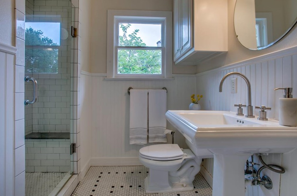 912 Valencia St, Dallas TX  75223-1329 exterior