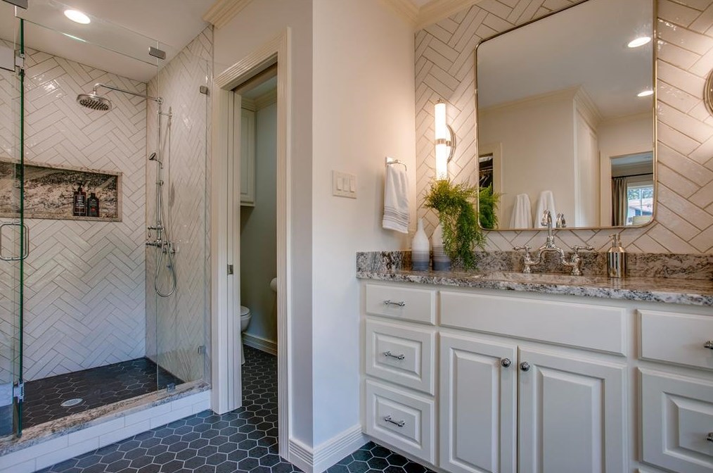 912 Valencia St, Dallas TX  75223-1329 exterior