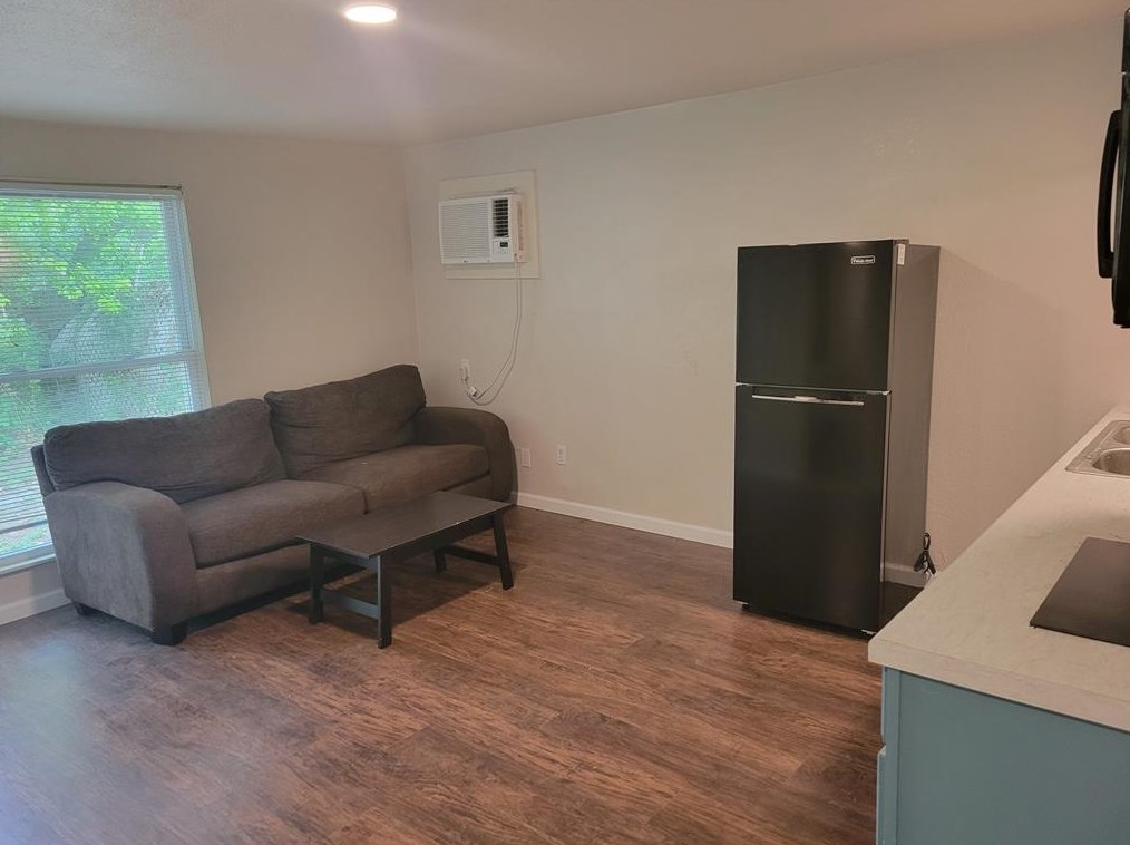 928 Windomere Ave, Dallas TX  75208-3557 exterior