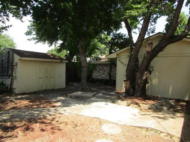 2513 Bamboo St, Mesquite TX 75150-2524 exterior