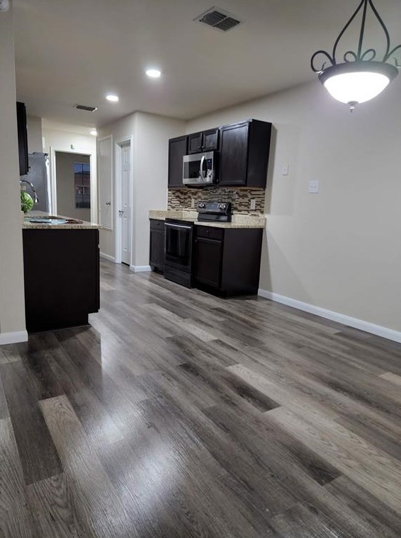 1072 Cavern Dr, Mesquite TX 75181-4418 exterior