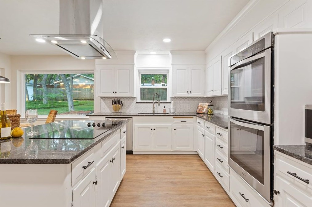 407 Norman Dr, Euless, TX 76040
