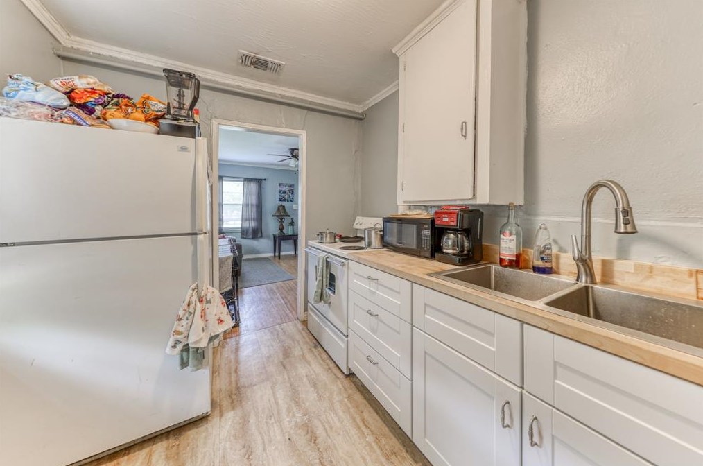 9213 Dodson Dr, Fort Worth TX  76108-2607 exterior