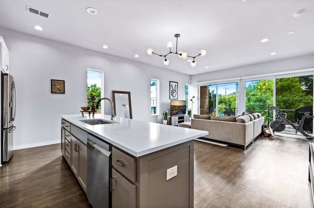 4504 Rusk Ave, Dallas TX  75204-3417 exterior