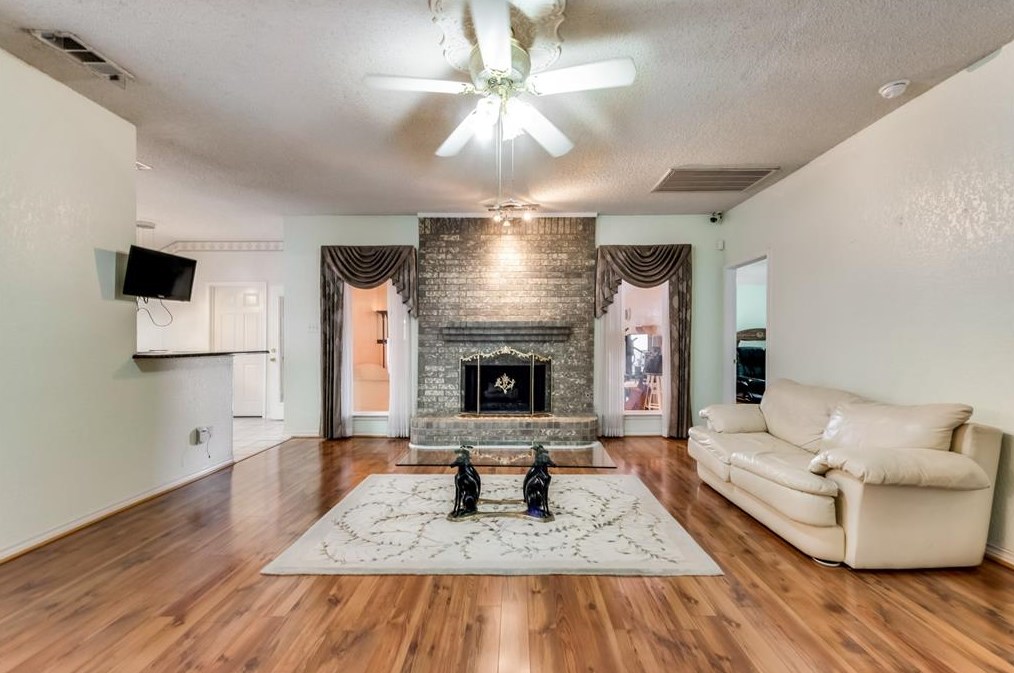 2529 Buck Dr, Mesquite TX 75181-1684 exterior