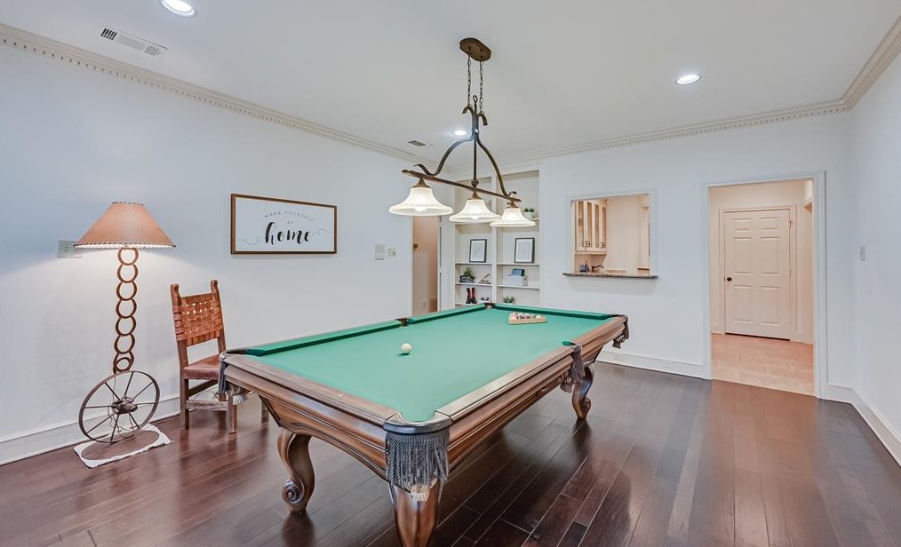 2312 Colleen Ct, Carrollton TX 75007-2037 exterior