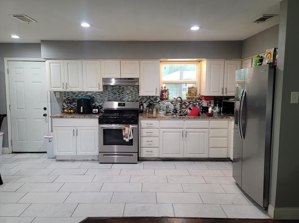 9605 Kittyhawk Ln, Dallas TX  75217-3706 exterior