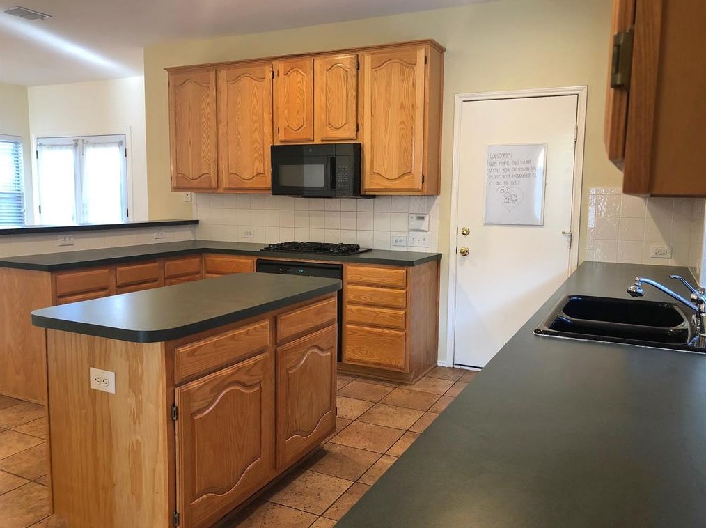 603 Forest Hill Dr, Coppell TX  75019-6670 exterior