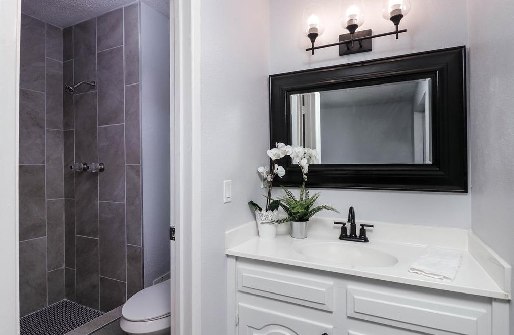 215 Debra Dr, Mesquite TX 75149-2519 exterior