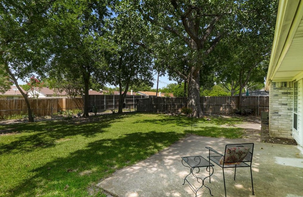 215 Debra Dr, Mesquite TX 75149-2519 exterior