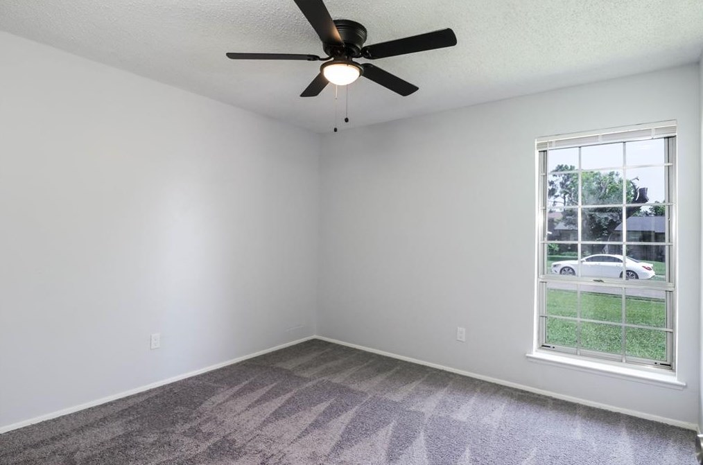 215 Debra Dr, Mesquite TX 75149-2519 exterior