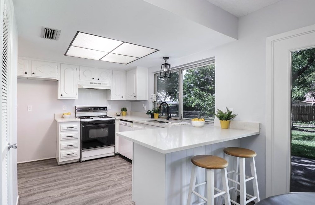 215 Debra Dr, Mesquite TX 75149-2519 exterior