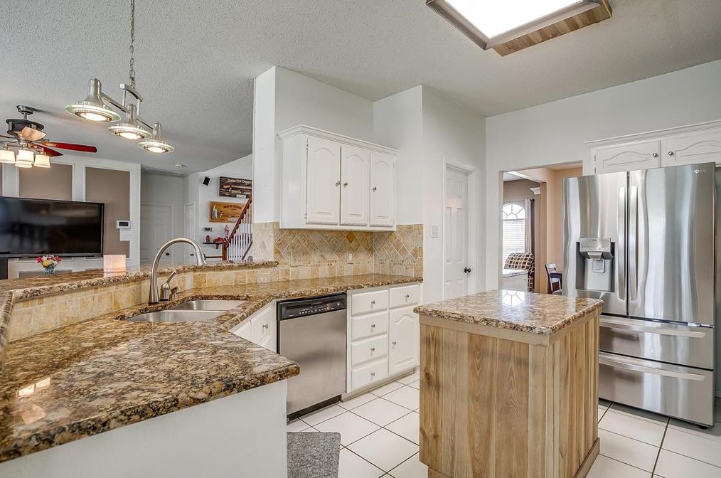 2105 San Simeon Dr, Mesquite TX 75181-4644 exterior