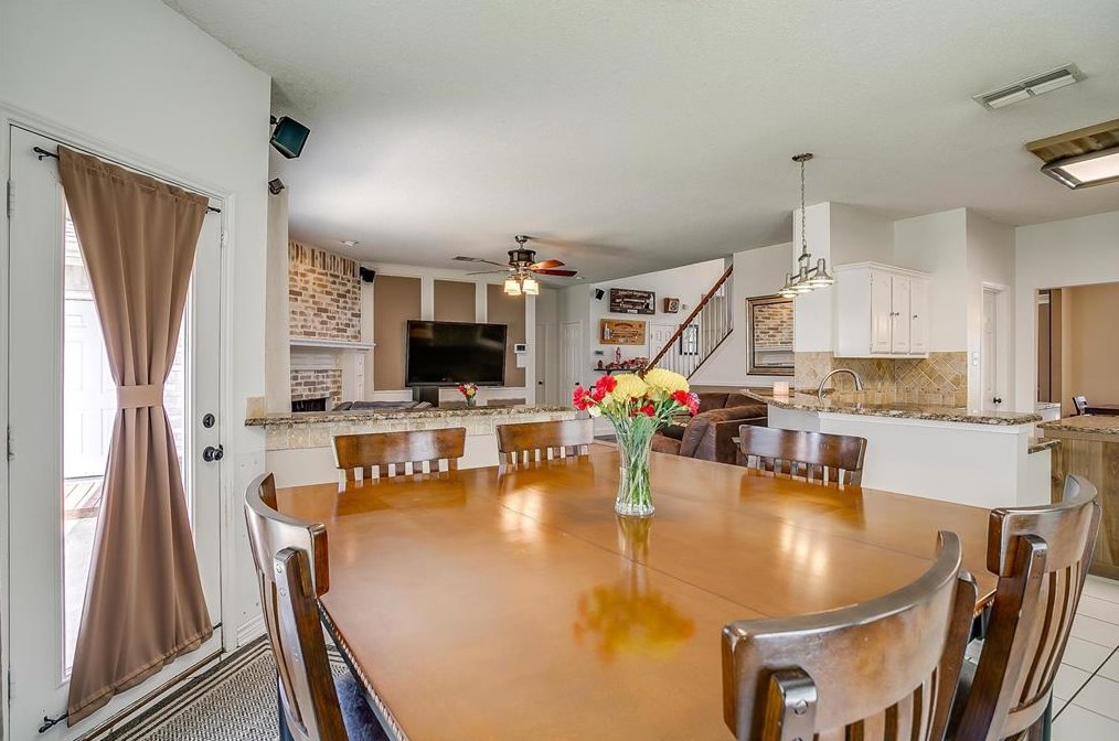 2105 San Simeon Dr, Mesquite TX 75181-4644 exterior