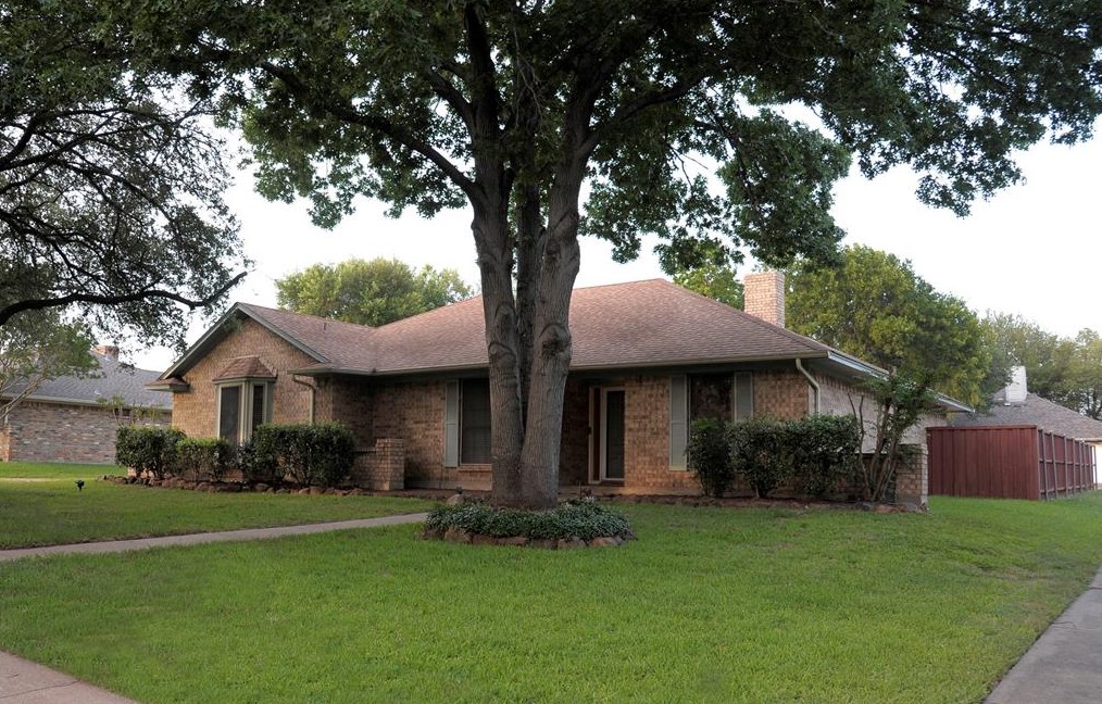 904 Lakeland Dr, Mesquite TX 75149-4940 exterior