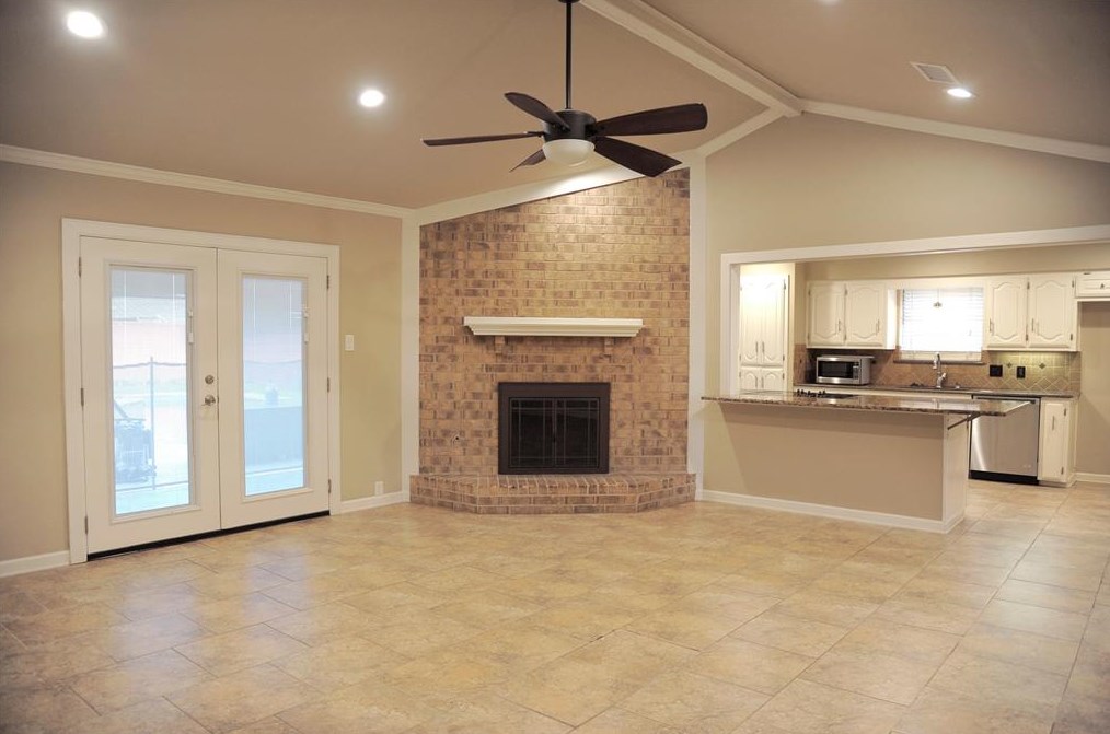 904 Lakeland Dr, Mesquite TX 75149-4940 exterior