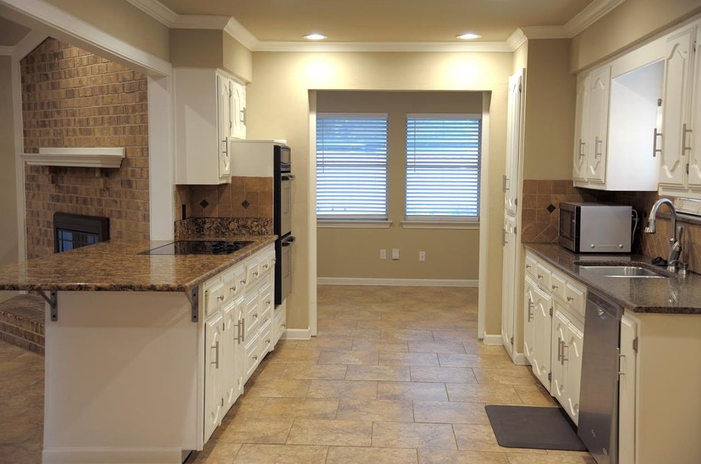 904 Lakeland Dr, Mesquite TX 75149-4940 exterior