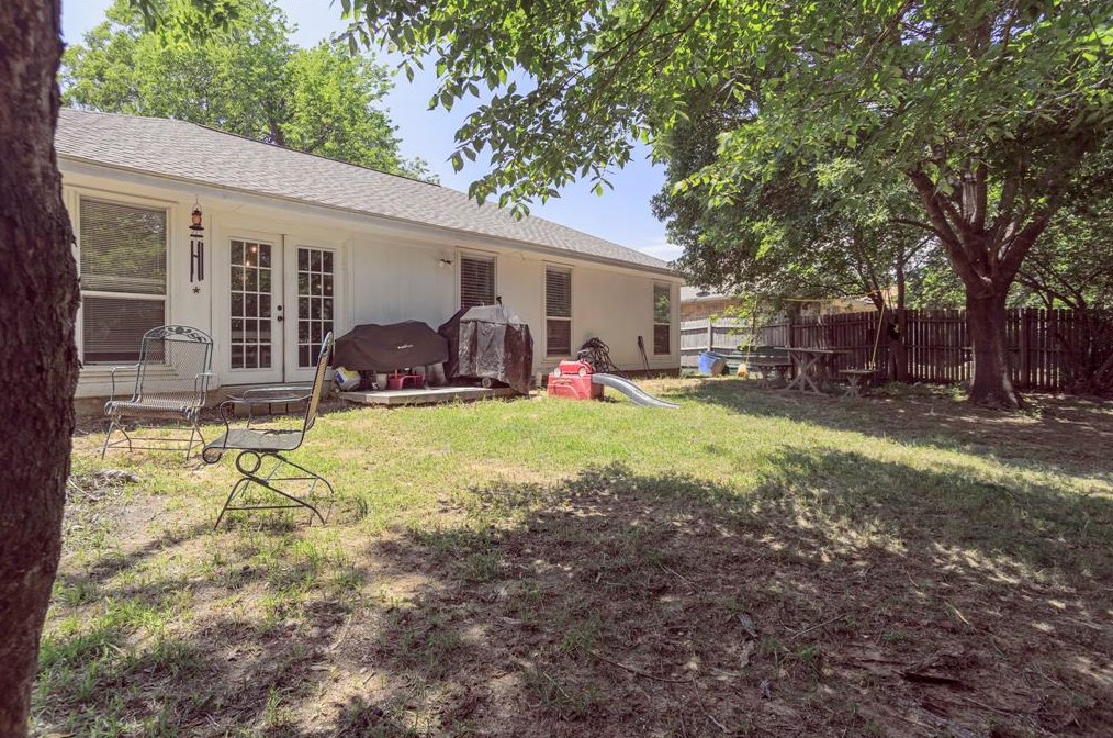 608 Avenue, Springtown TX  76082-2230 exterior