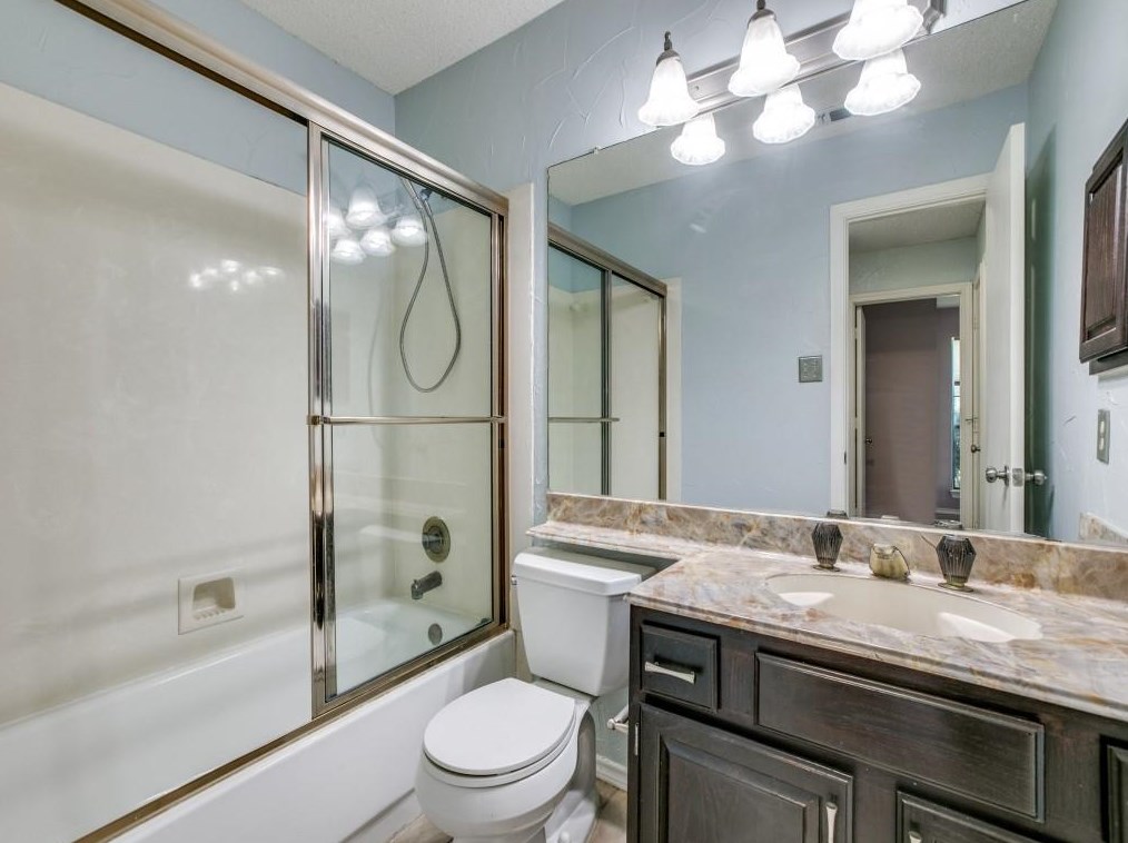 1615 Uvalde St, Mesquite TX 75150-2859 exterior