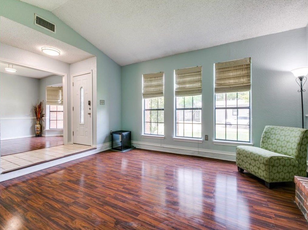 1615 Uvalde St, Mesquite TX 75150-2859 exterior