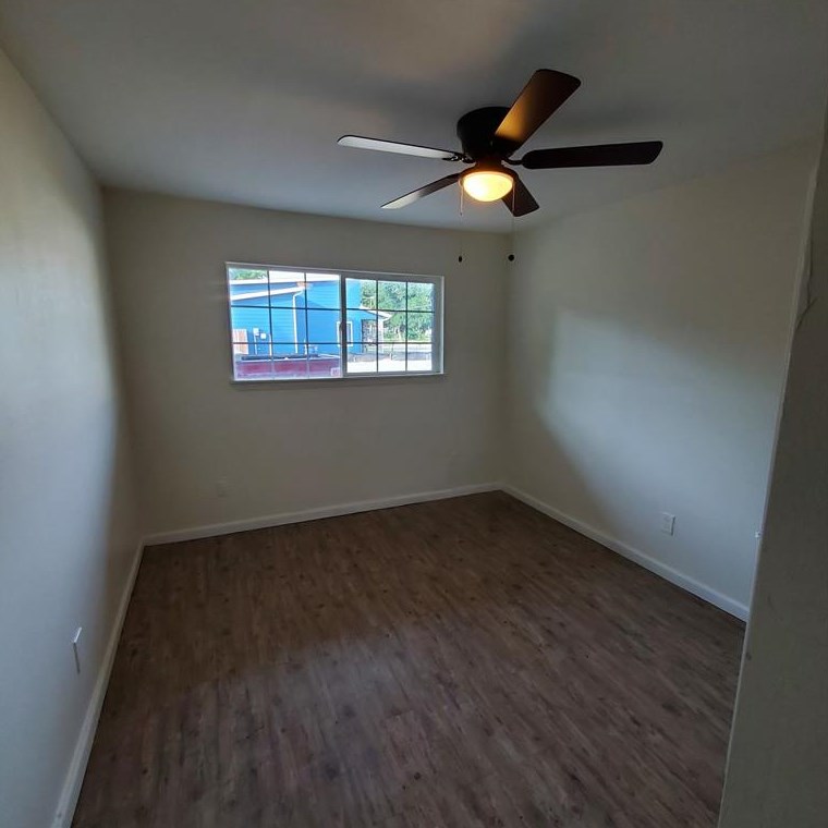 4205 Metropolitan Ave, Dallas TX  75210-1124 exterior