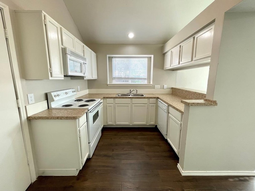 7613 Rice Dr, Rowlett TX 75088-8533 exterior