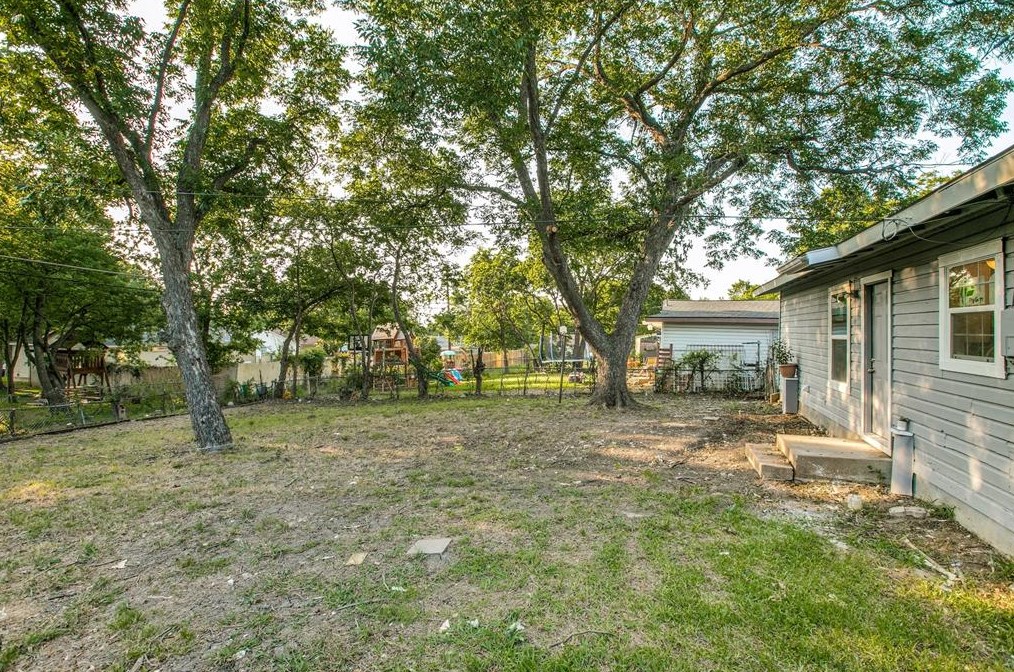 211 Fielding Dr, Mesquite TX 75149-3612 exterior