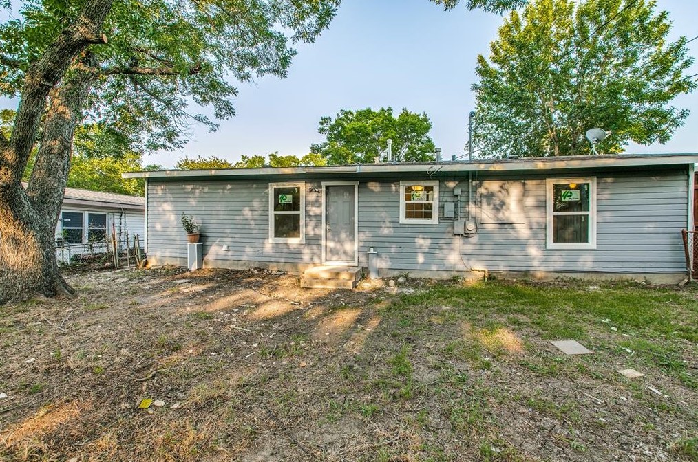 211 Fielding Dr, Mesquite TX 75149-3612 exterior