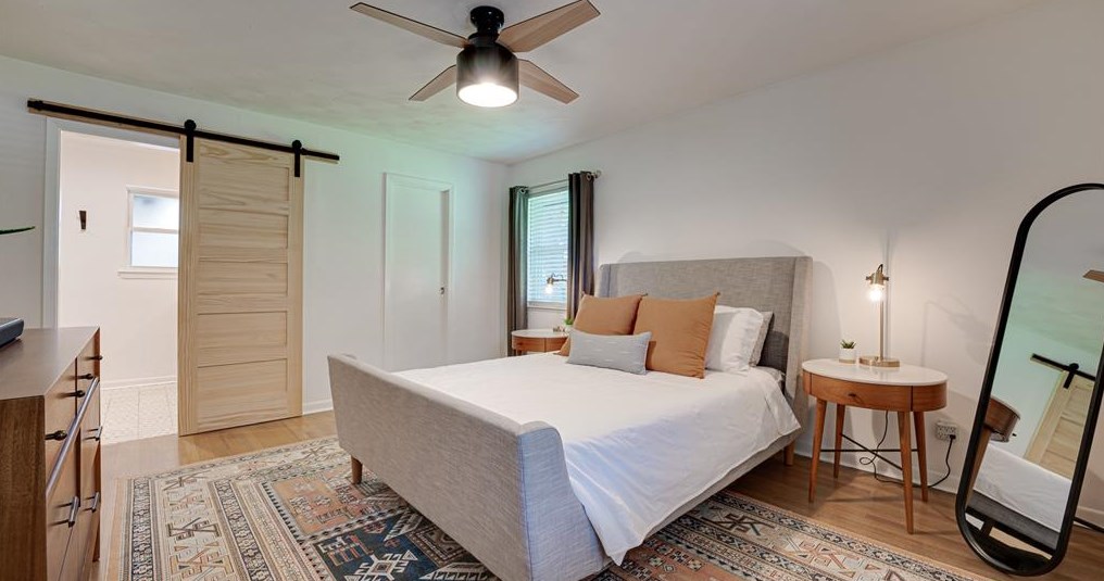 8931 Stanwood Dr, Dallas TX exterior